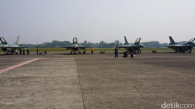 Jelang HUT RI, Sukhoi dan F16 Geladi Resik Flypass di Istana