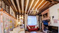 Rumah ini muncul pada serial Harry Potter and The Deathly Hallows, saat Harry dan Hermione mengunjungi tempat Harry berasal, yaitu Godric’s Hollow (Carter Jonas)