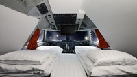 Penumpang bisa memilih kamar Cockpit Suite, Black Box Suite, dan satu kamar single yang punya akses privat. View dari kokpit tentu akan berbeda dan lebih spesial, layaknya seorang pilot pesawat (Jumbo Stay Hotel/Facebook)