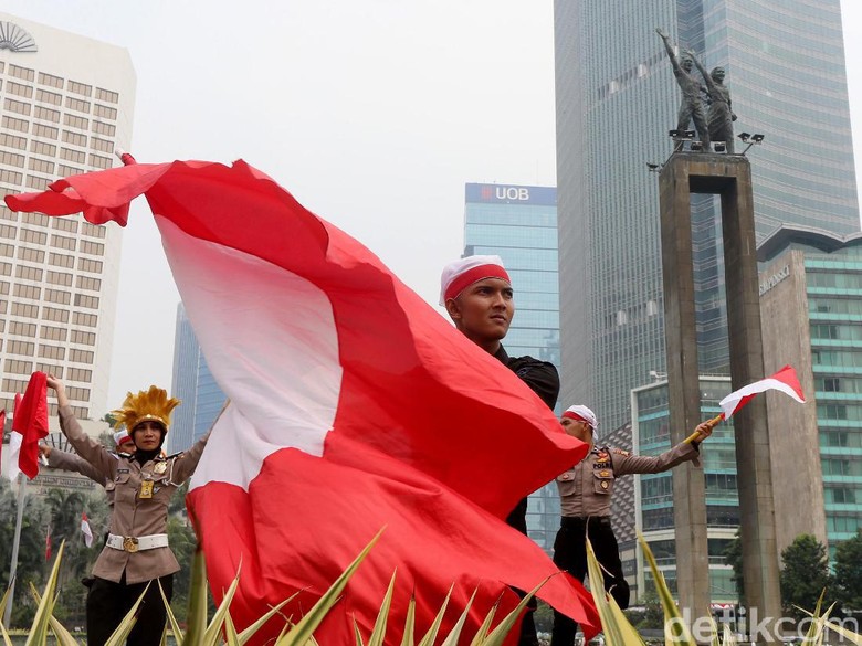 Menuntaskan Janji Kemerdekaan Menuntaskan Janji Kemerdekaan