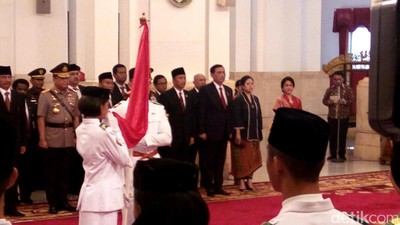 Dikukuhkan Jokowi, Mereka Akan Kibarkan Sangsaka Merah Putih