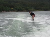 Wakeboarding di Sai Kung (Foto: dok. Hong Kong Tourism Board)