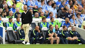 Gaya Manajer Premier League: Birunya Conte, Pep yang Chic, dan Lainnya