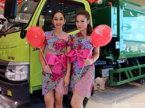 Foto: Pose Cewek-cewek Hot di GIIAS Bikin Cowok Meleleh