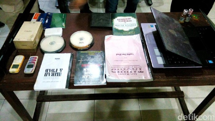 Densus 88 Tangkap Pria Terduga Teroris di Riau