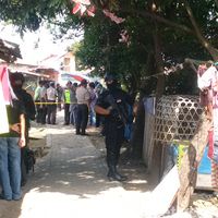 Penggeledahan rumah salah satu terduga teroris/