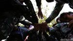 Foto: Ketika Tentara Indonesia dan Malaysia Patroli Bersama