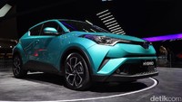 Sejak pertama kali diluncurkan pertama kali pada bulan Desember tahun lalu, model Crossover Toyota C-HR diklaim menjadi salah satu model yang laris manis bukan hanya di negara asalnya Jepang melainkan juga di benua Eropa.