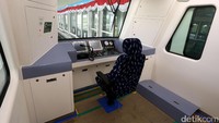 Ruang kemudi Skytrain.