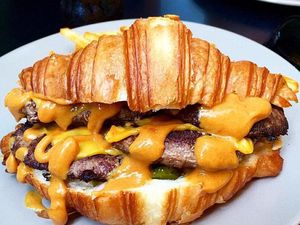 Ini Nih Tampilan Croissant Kalau Dikawinkan dengan Burger, Pretzel hingga Kue Ulang Tahun