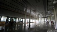 Penampakan stasiun Skytrain.