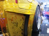 Mobil Emas Rp 4 M Bikin Heboh GIIAS Mobil Emas Rp 4 M Bikin Heboh GIIAS