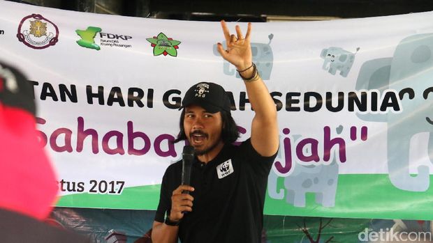 Chicco Jerikho cerita soal gajah di hadapan anak-anak Aceh