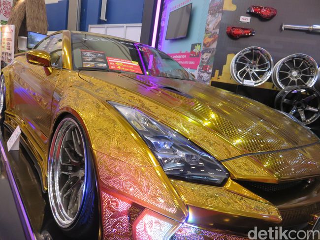  Mobil  Termahal yang Mejeng di GIIAS 2019