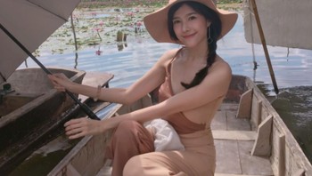 Gadis usia 25 tahun ini memang mempesona. Foto: Instagram