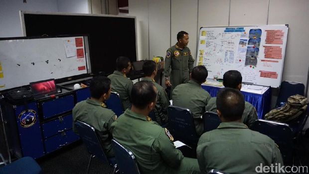 Jelang HUT RI, Sukhoi dan F16 Geladi Resik Flypass di Istana