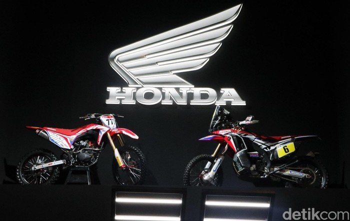Astra Honda Motor di ajang Gaikindo Indonesia International Auto Show (GIIAS) 2017 memamerkan konsep motor trail 150 cc. Motor konsep itu dipajang di atas booth Honda yang berdiri bersama CRF450 Dakar.