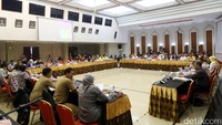 Rapat membahas sejumlah hal, salah satunya mengenai tahapan program dan jadwal penyelenggaraan Pemilu 2019.
