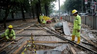 Menurut pekerja hal ini dilakukan guna menyambut Asian Games.