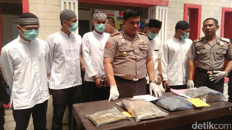 Berbaju Koko dan Berpeci, Ini Para Tersangka Baru Kasus Mapala UII Berbaju Koko dan Berpeci, Ini Para Tersangka Baru Kasus Mapala UII