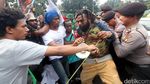 Ricuh, Aksi Aliansi Mahasiswa Papua Dibubarkan