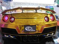 Mobil Emas Rp 4 M Bikin Heboh GIIAS Mobil Emas Rp 4 M Bikin Heboh GIIAS