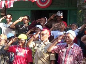 Rayakan HUT RI, Kakek-kakek di Purworejo Adu Kelereng