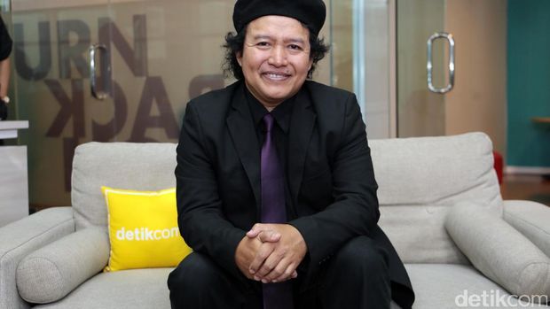 Andrea Hirata Putuskan Tak Gunakan Lagi Medsos Pribadi