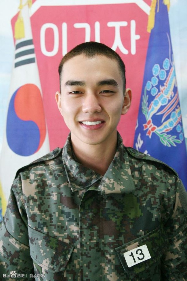 Yoo Seung Ho masuk militer di usia yang terbilang muda dan saat ia di puncak karier pada 2013. Kala itu usianya masih 20 tahun. Ini penampilannya saat berkepala botak. Foto: istimewa