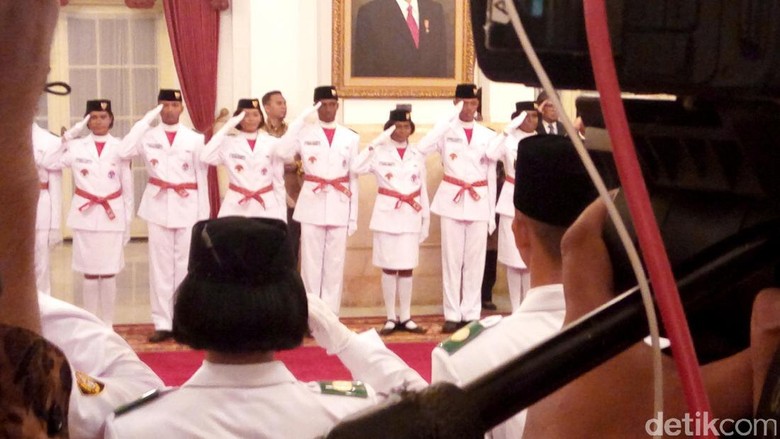 Di Depan Jokowi, Paskibraka Ucapkan Ikrar Setia pada Pancasila Di Depan Jokowi, Paskibraka Ucapkan Ikrar Setia pada Pancasila