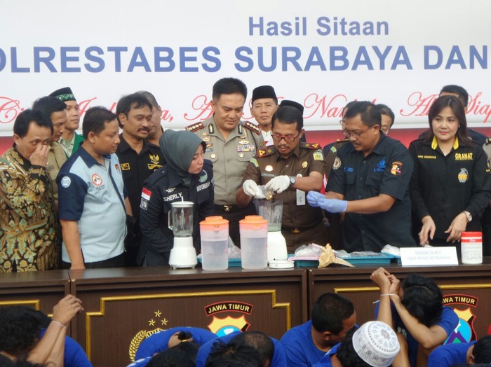 Narkoba dan Miras Hasil Ungkap Sebulan di Surabaya Dimusnahkan