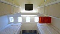 Hotel Jumbo Stay memiliki 29 kamar, dengan 4 tempat tidur di hampir setiap kamarnya (Jumbo Stay Hotel/Facebook)