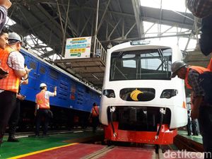 Jokowi Resmikan Kereta Bandara Soekarno-Hatta Awal Desember