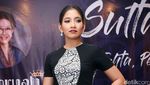 Senyum Manis Anindya Putri, Naksir?