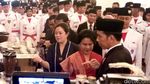 Gaya Jokowi Seruput Kopi Bali