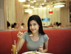 Kecantikan Gadis Thailand Ini Bikin Netizen Terpana