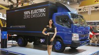 Truk E-Canter Prototype dipamerkan di Gaikindo Indonesia International Motor Show (GIIAS) 2017 di ICE BSD City, Tangerang, Selasa (15/8). 