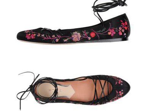 5 Sepatu Flat Satin yang Cantik dan Tidak Buat Pegal Dipakai Kondangan