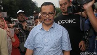 Jarot menjadi tersangka kasus suap Ketua DPRD Kota Malang Moch Arief Wicaksono.