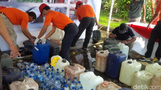 Pemusnahan narkoba dan alkohol di Mapolda Bali 