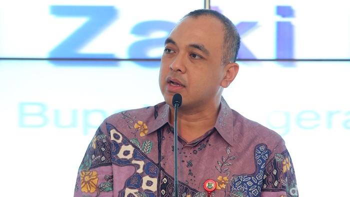 Bupati Tangerang, Ahmed Zaki Iskandar