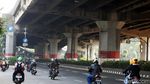 Sambut HUT RI, Tiang Jembatan Layang Tol Dicat Merah Putih