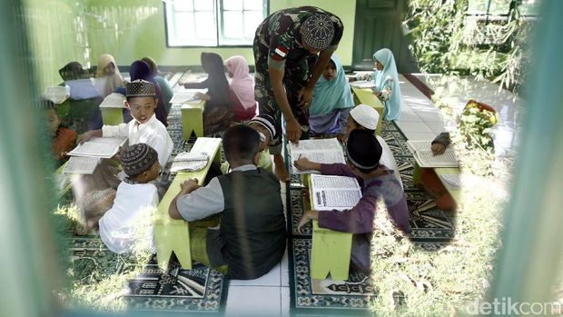 Kalimat Pengingat Ibadah di Pos TNI Perbatasan Indonesia-Malysia
