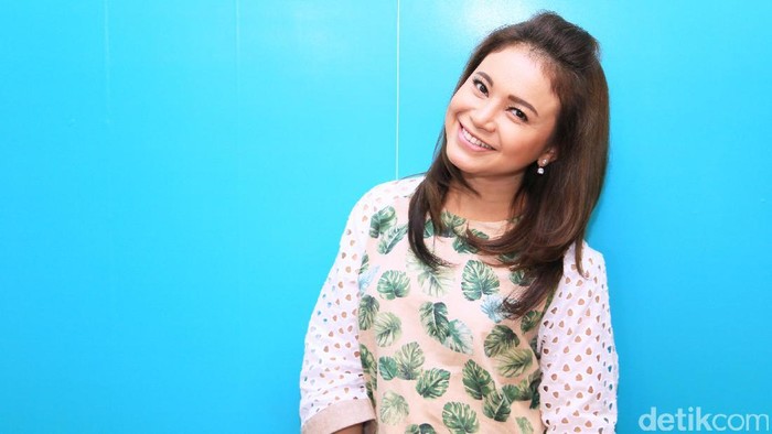 Rossa Tlah Mencoba Lagu Balada yang Masih Jadi Andalan