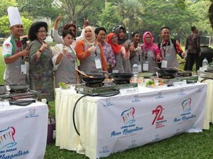 10 Koki Pamer Keahlian Memasak di Depan Jokowi
