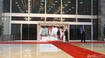 Nuansa Merah Putih Sambut Jokowi di Parlemen