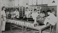 Pada Tahun 1980-an pemerintah Indonesia semakin gencar menggalakan program alih teknologi, saat inilah muncul gagasan untuk mengubah status pindad menjadi perusahaan berbentuk perseroan terbatas. Berdasarkan keputusan Presiden RI No.47 Tahun 1981, Badan Pengkajian Penerapan Teknologi (BPPT) yang sudah berdiri sejak tahun 1978, harus lebih memperhatikan proses transformasi teknologi yang ditetapkan pemerintah Indonesia itu, termasuk pengadaan mesin-mesin untuk kebutuhan Industri. (dok. Pindad)