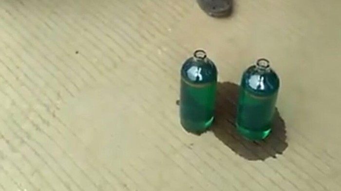 Seorang netizen mempertanyakan kesamaan warna bahan bakar minyak (BBM) jenis Pertamax dan Pertalite saat membeli di SPBU Cisauk, Tangerang. Dari kesamaan itu, dia menduga adanya kecurangan.