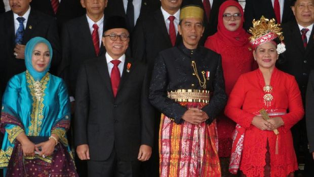 Jokowi Pakai Baju Adat Bugis, JK Pakai Blankon ke Sidang Tahunan
