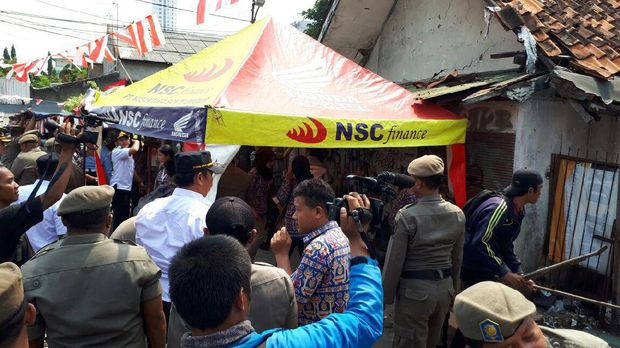 Marketing motor yang jualan di trotoar juga ditertibkan.